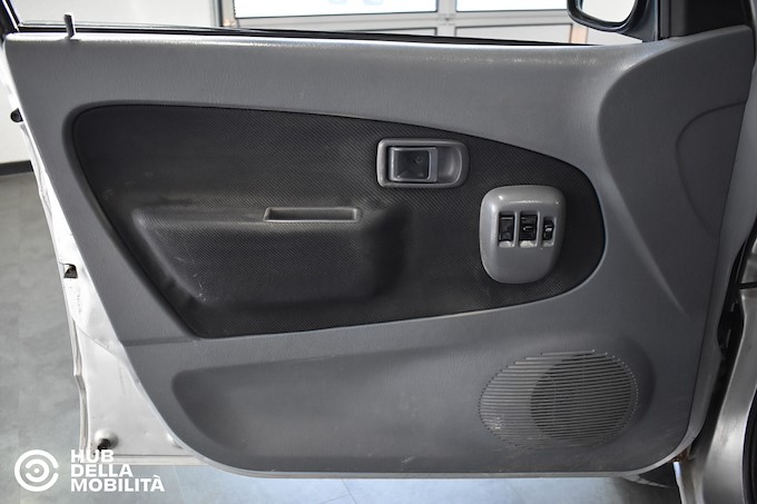 DAIHATSU 1.3i 16V cat 4WD DB/AC